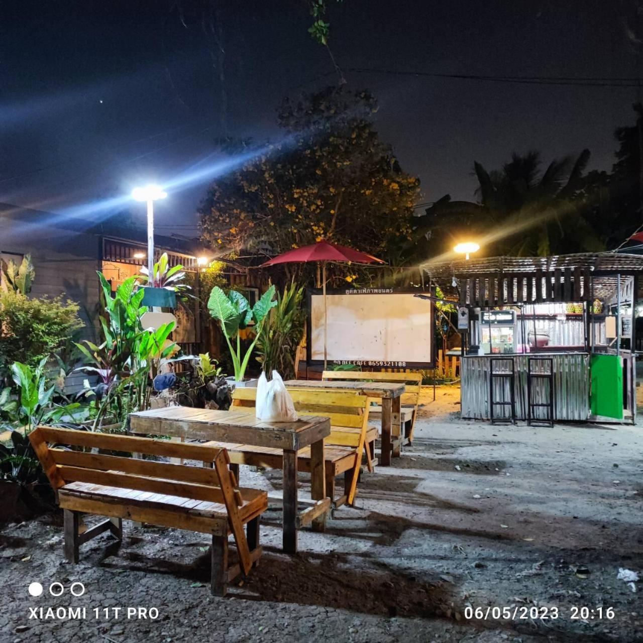 Do Dee Cafe Bangkok Hostel Zewnętrze zdjęcie