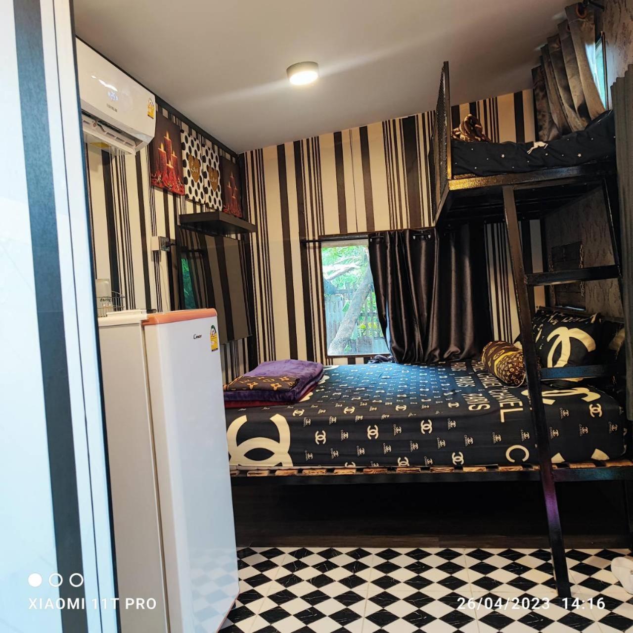 Do Dee Cafe Bangkok Hostel Zewnętrze zdjęcie